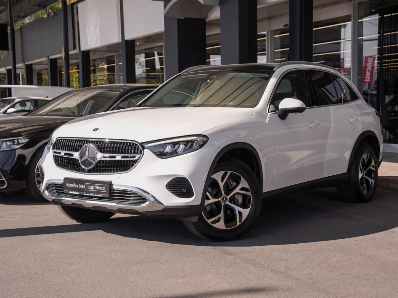 Mercedes-Benz GLC 300 e 4M Avantgarde Distronic Panorama AHK