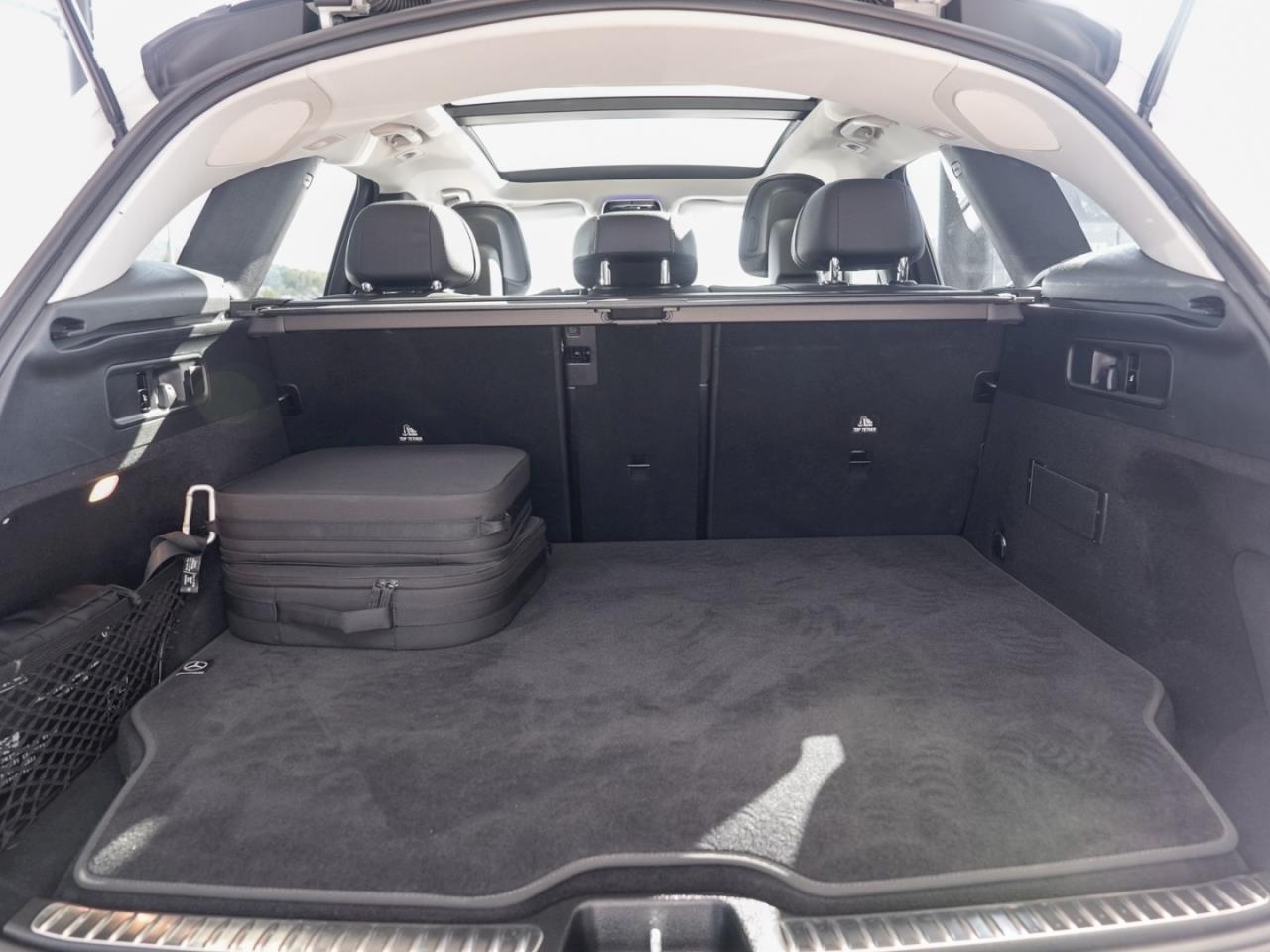 Mercedes-Benz GLC 300 e 4M Avantgarde Distronic Panorama AHK