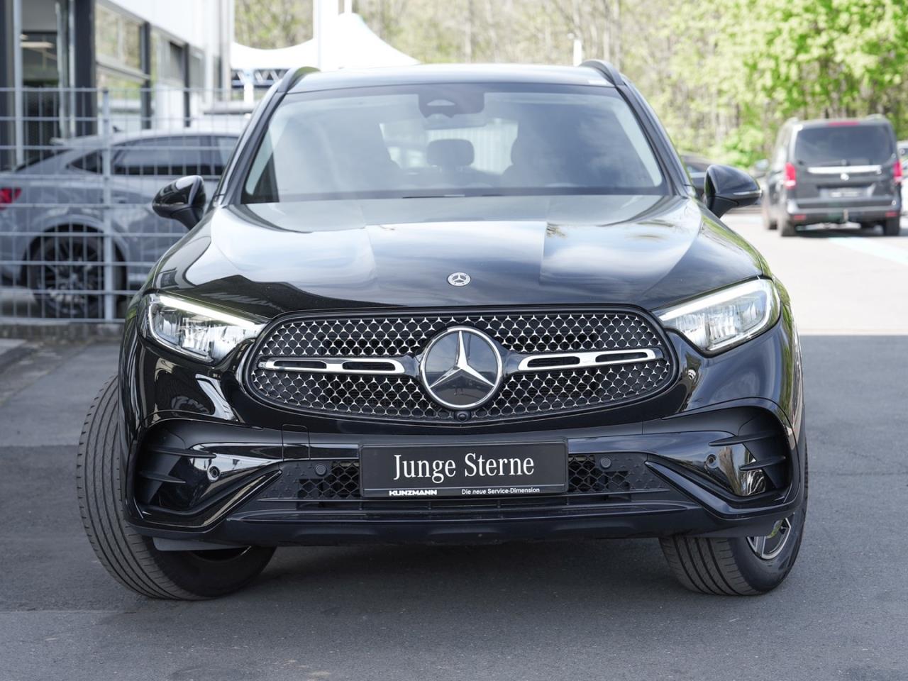 Mercedes-Benz GLC 300 e 4M AMG Night Kamera Easy-Pack AHK