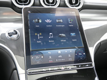 Mercedes-Benz GLC 400 e 4M AMG Panorama Distronic AHK HUD 360°