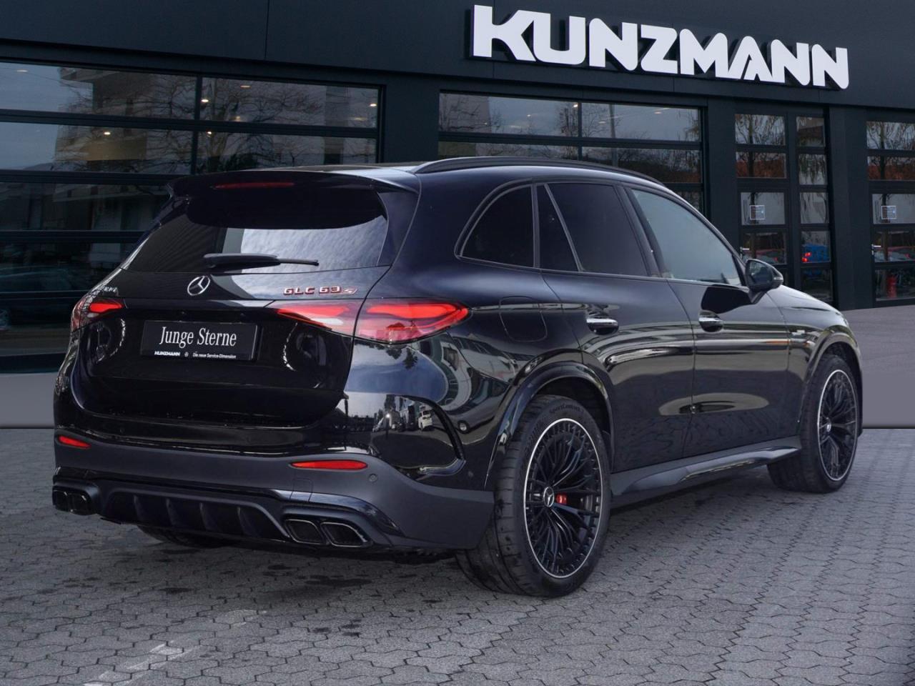 Mercedes-Benz GLC 63 AMG S E PERFORMANCE Night Panorama 360°