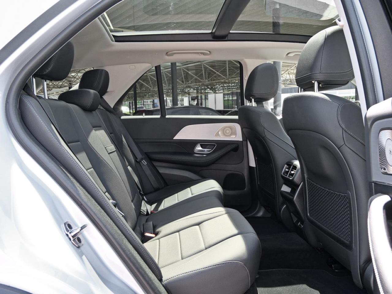 Mercedes-Benz GLE 300 d 4M Distronic Panorama ParkA 360° AHK