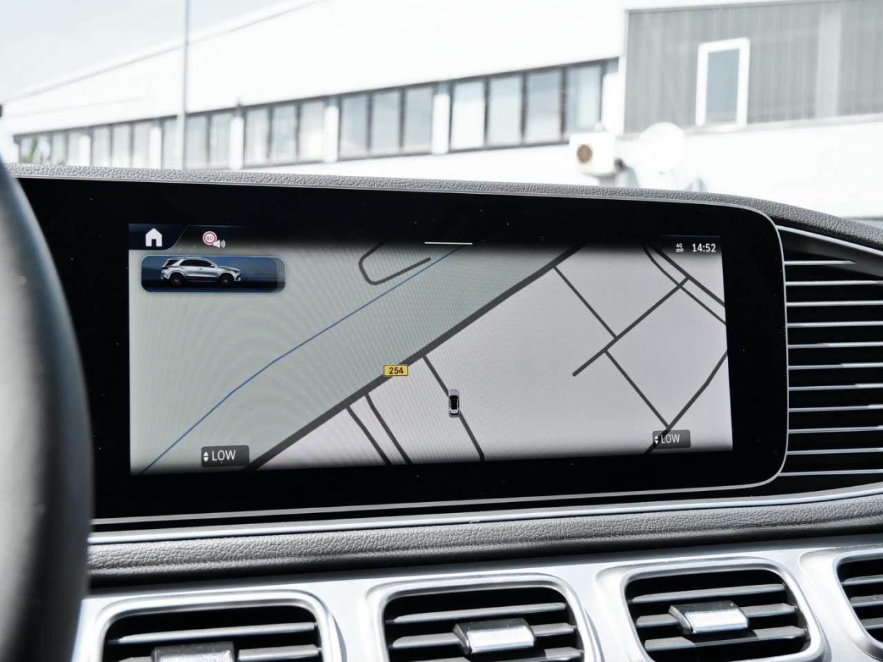 Mercedes-Benz GLE 300 d 4M Distronic Panorama ParkA 360° AHK