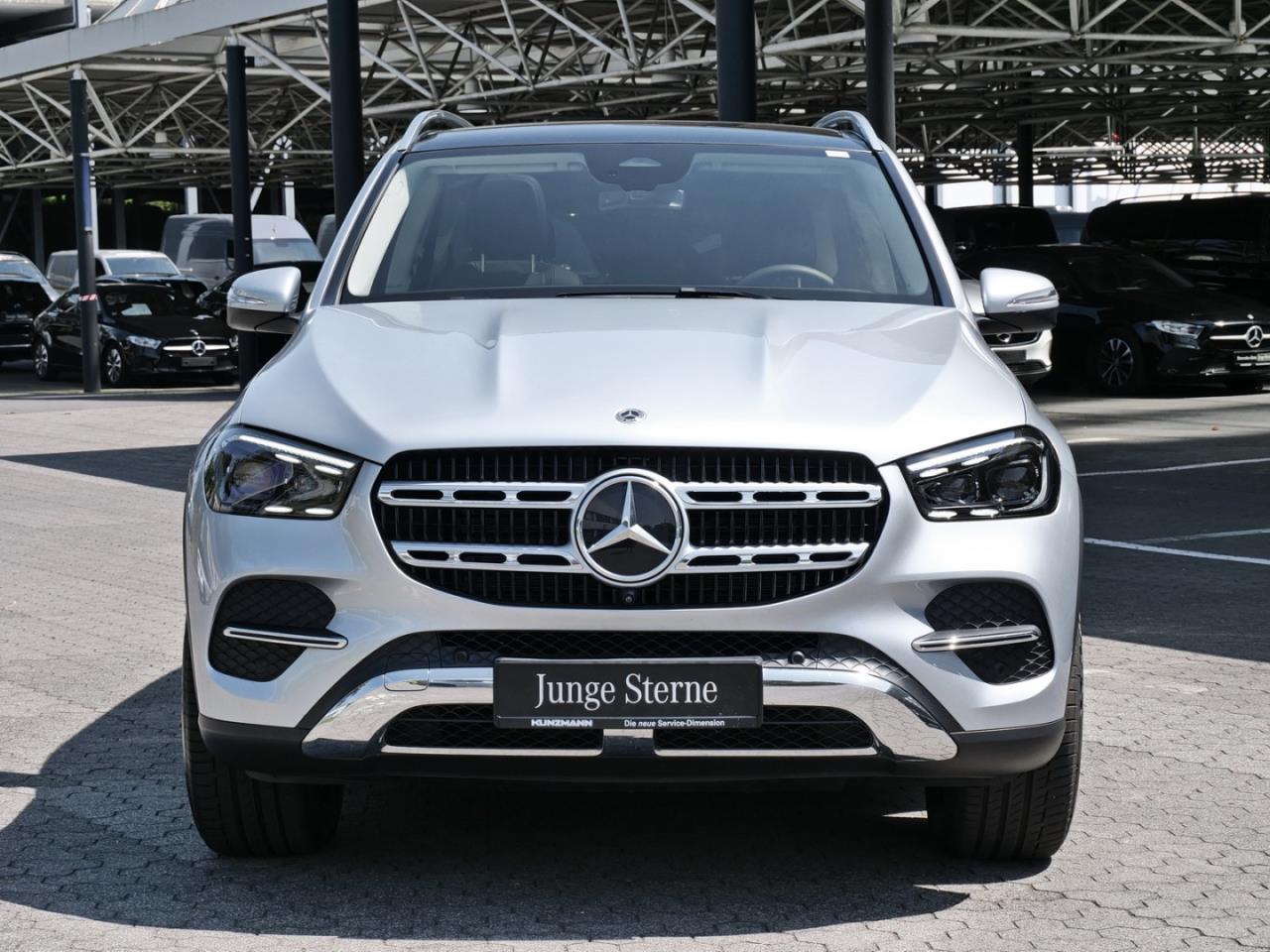 Mercedes-Benz GLE 300 d 4M Distronic Panorama ParkA 360° AHK
