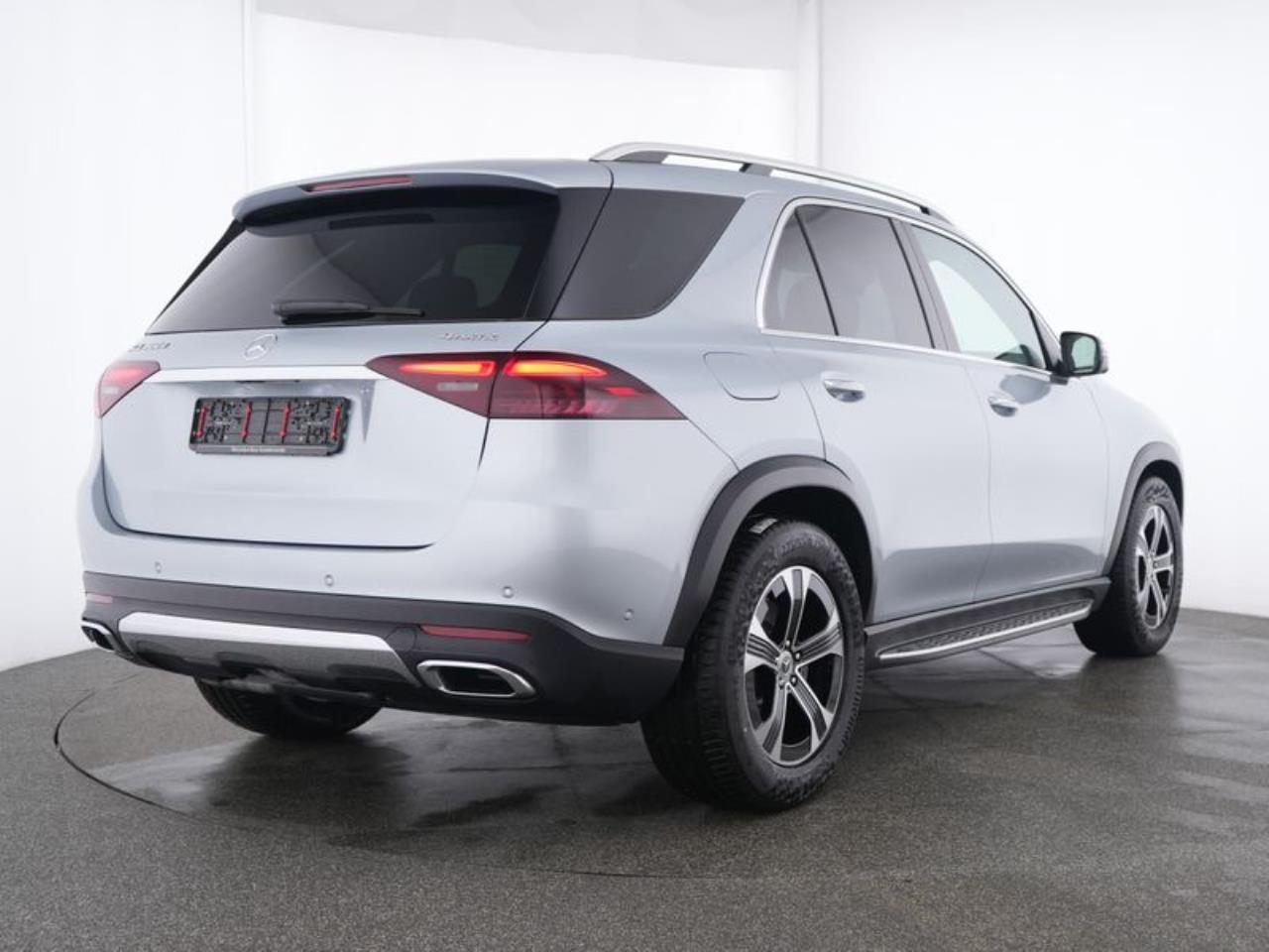 Mercedes-Benz GLE 300 d 4M Distronic Panorama ParkA 360° AHK