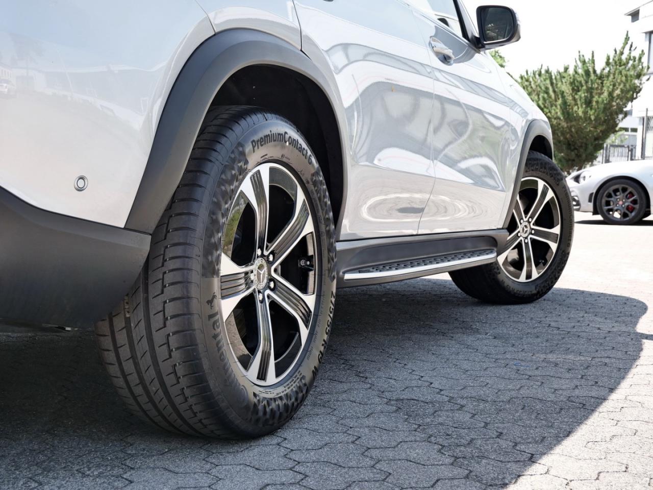 Mercedes-Benz GLE 300 d 4M Distronic Panorama ParkA 360° AHK