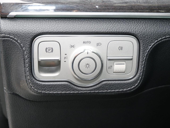 Mercedes-Benz GLE 300 d 4M Exclusive Panorama Distronic 360?