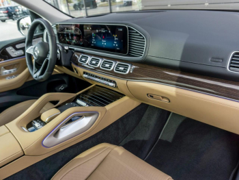 Mercedes-Benz GLE 580 4M AMG Distronic Panorama 360° AHK