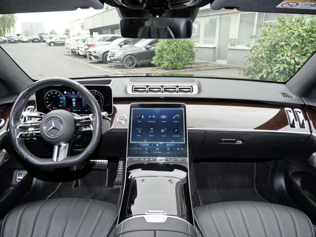 Mercedes-Benz S 580 e 4M Limousine AMG Panorama Distronic 360?