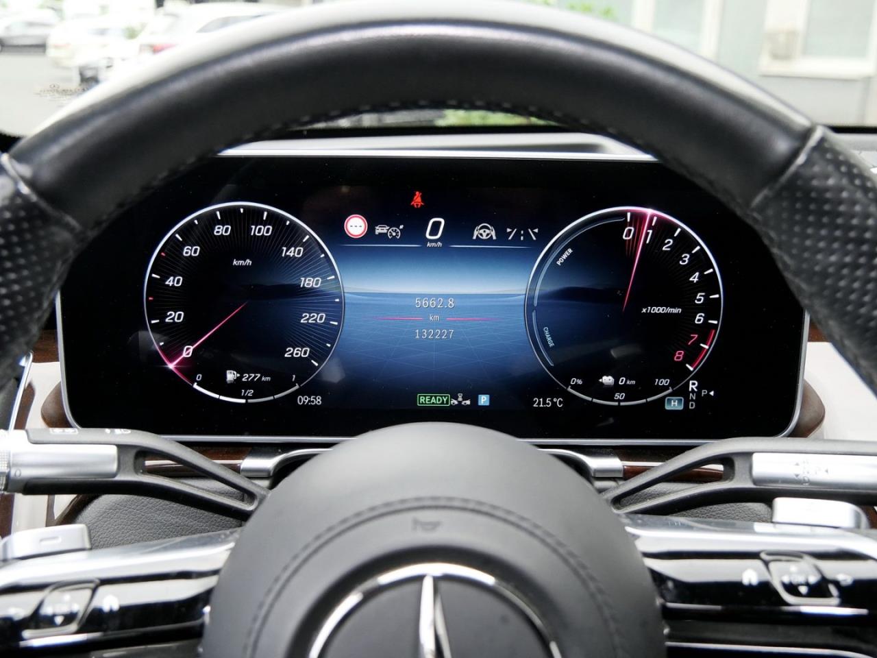 Mercedes-Benz S 580 e 4M Limousine AMG Panorama Distronic 360?