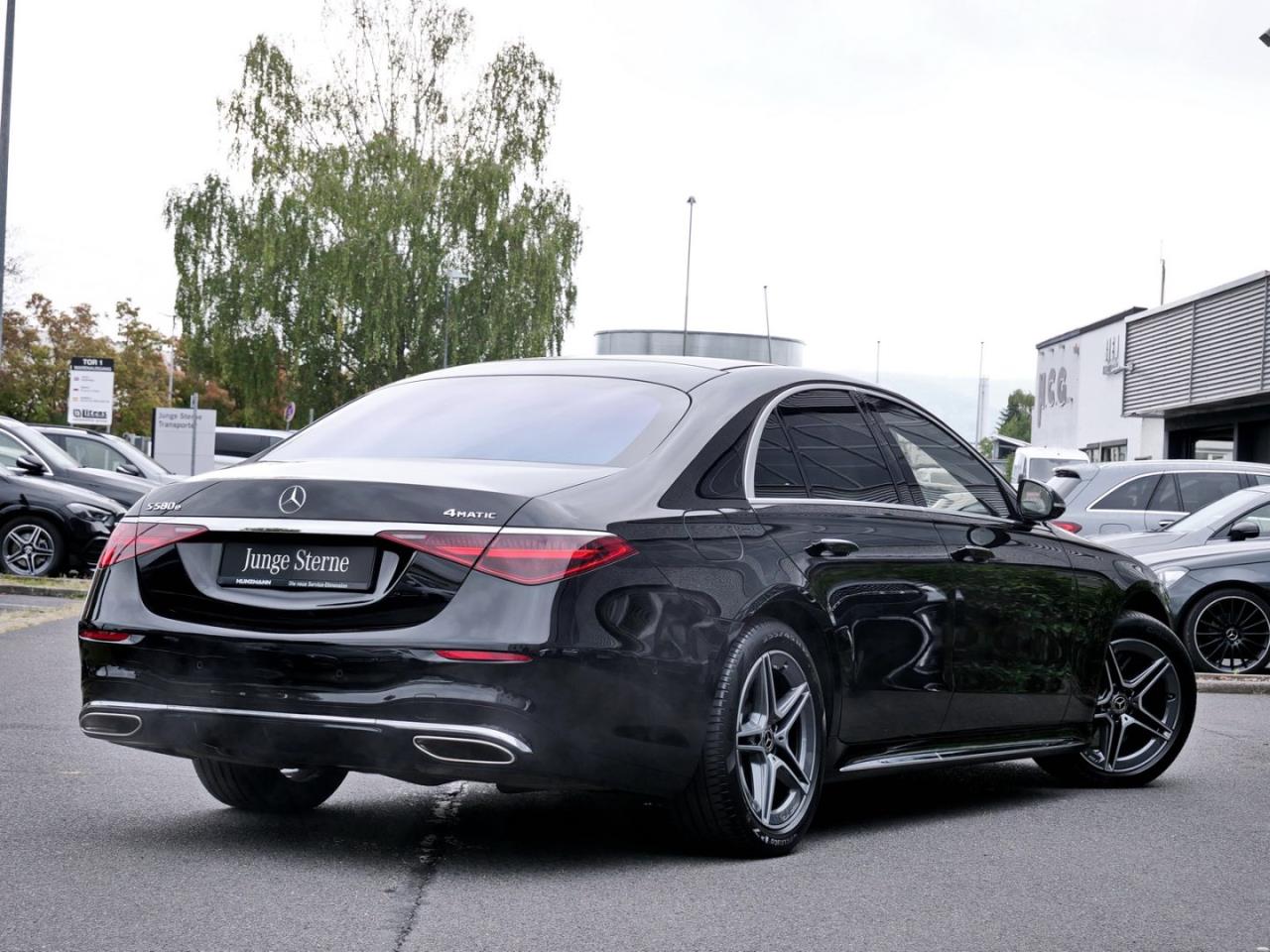 Mercedes-Benz S 580 e 4M Limousine AMG Panorama Distronic 360?