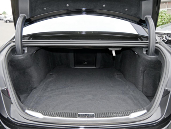 Mercedes-Benz S 580 e 4M Limousine AMG Panorama Distronic 360?