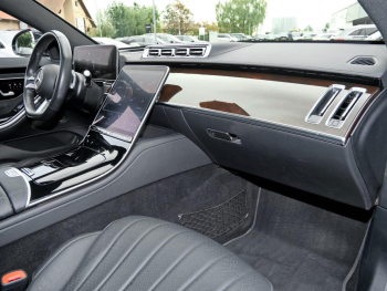 Mercedes-Benz S 580 e 4M Limousine AMG Panorama Distronic 360?