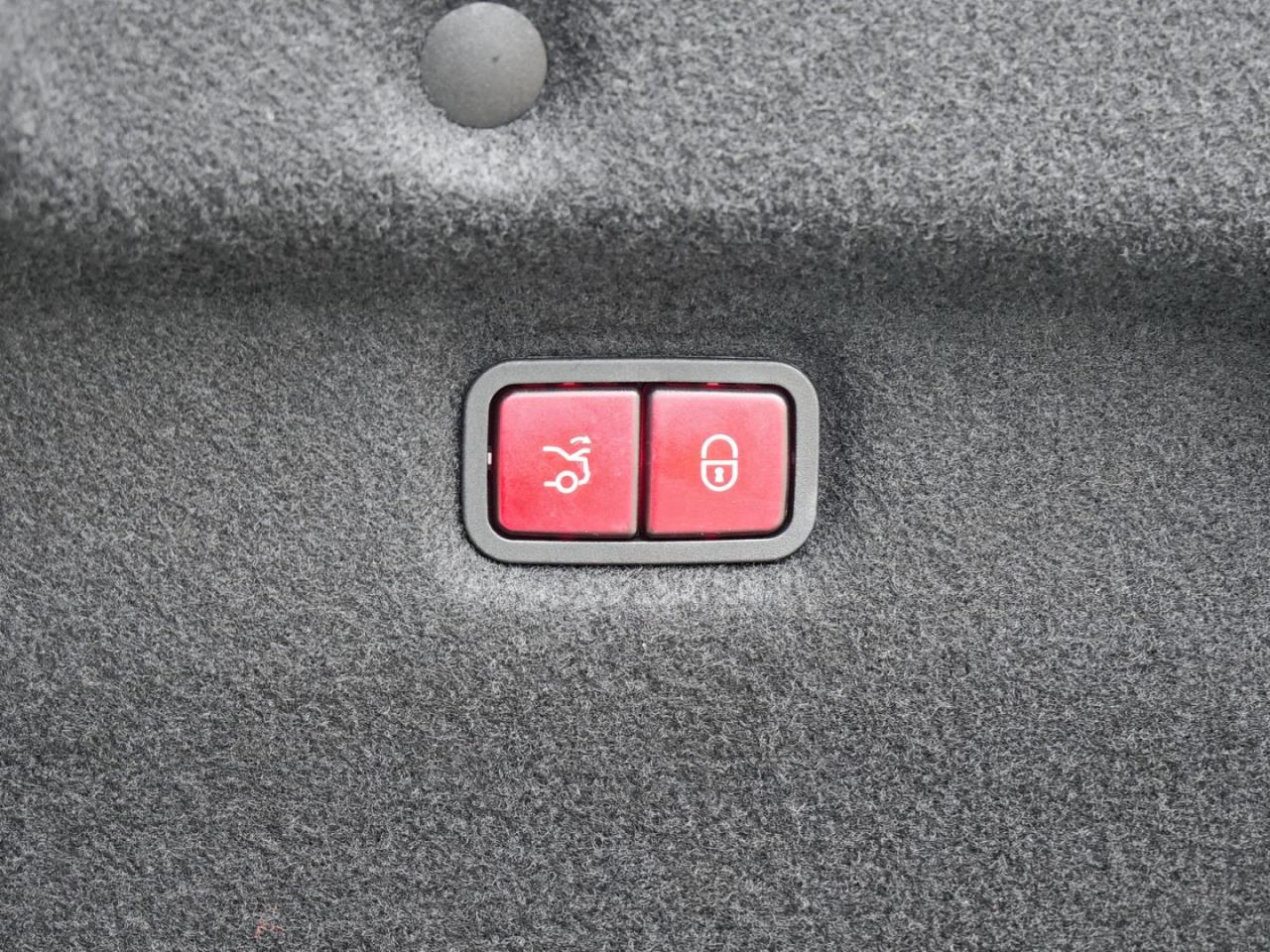 Mercedes-Benz SL 63 AMG 4M+ Night Distronic Sitzklima 360° HUD