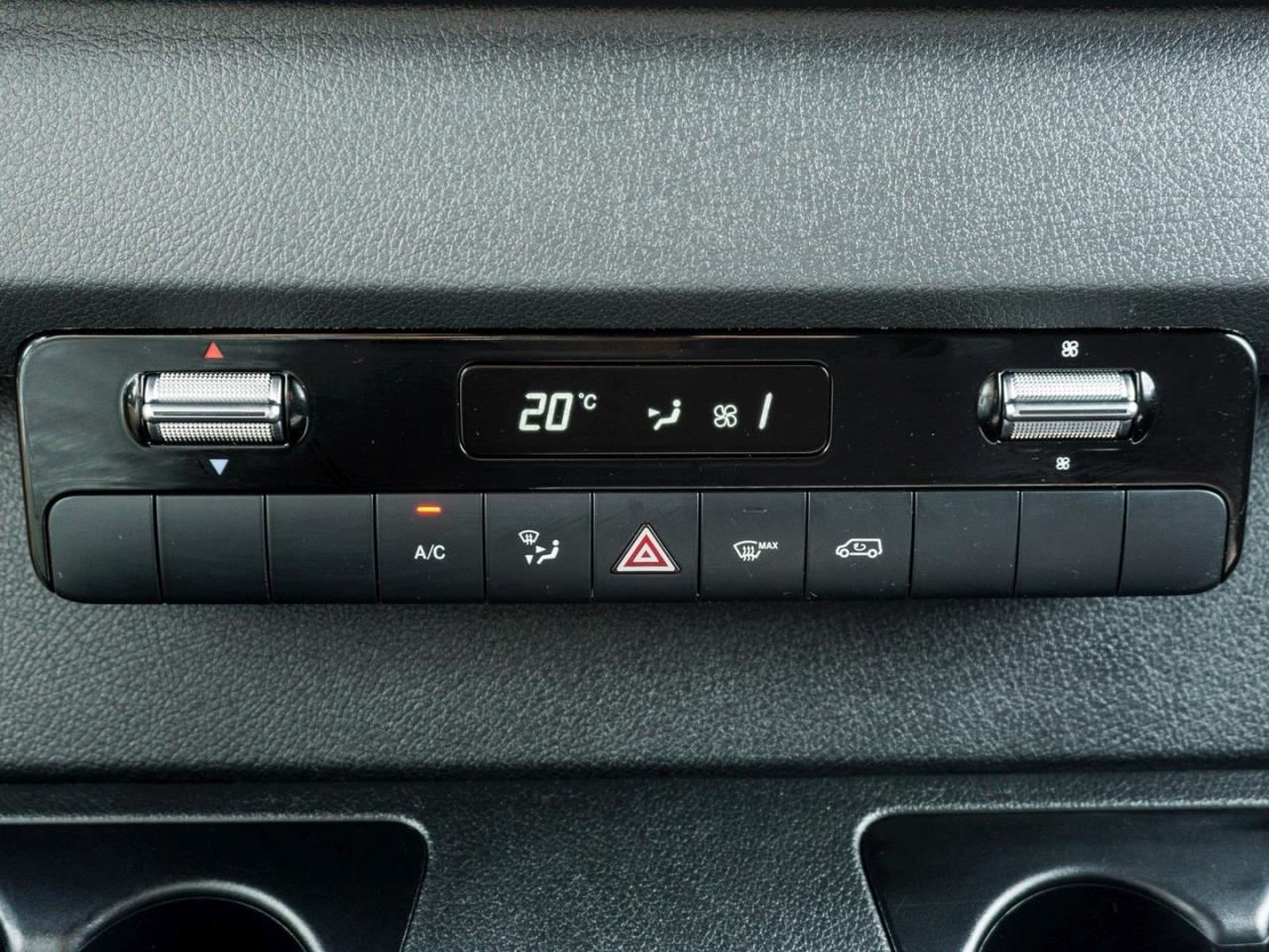 Mercedes-Benz Sprinter 319 CDI Kasten Hoch MBUX Navi Kamera