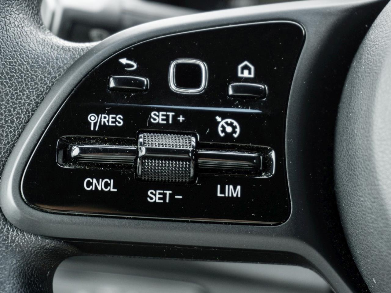 Mercedes-Benz Sprinter 319 CDI Kasten Hoch MBUX Navi Kamera