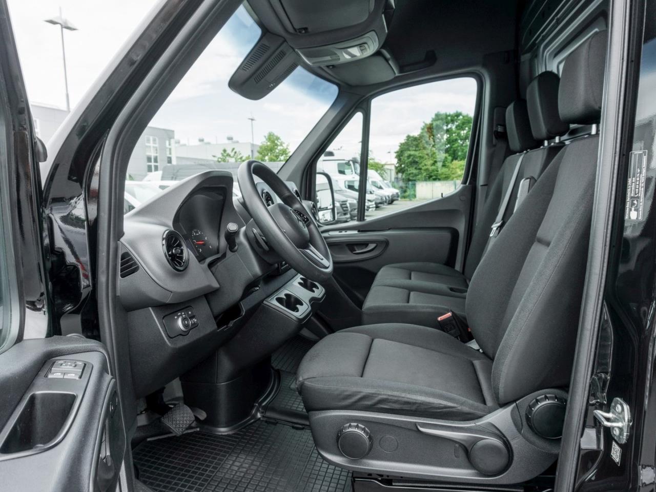 Mercedes-Benz Sprinter 319 CDI Kasten Hoch MBUX Navi Kamera
