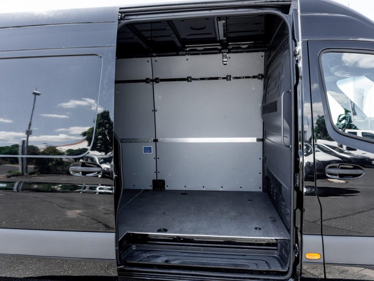 Mercedes-Benz Sprinter 319 CDI Kasten hoch MBUX Navi Kamera