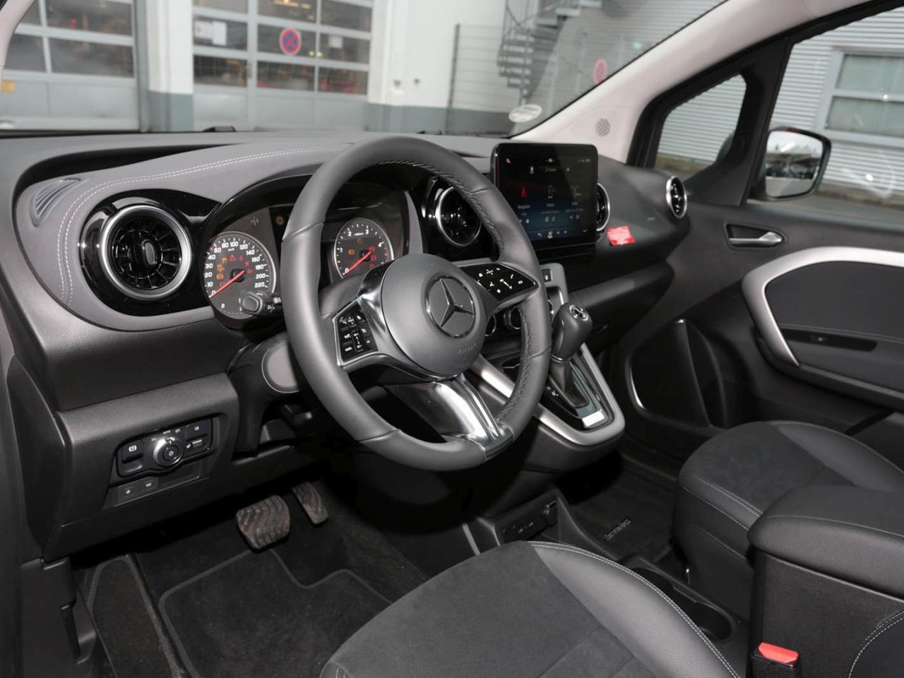 Mercedes-Benz T 180 d PROGRESSIVE Standard Navi Kamera