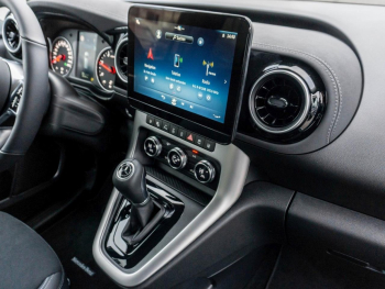 Mercedes-Benz T 180 d PROGRESSIVE Standard MBUX Navi Kamera