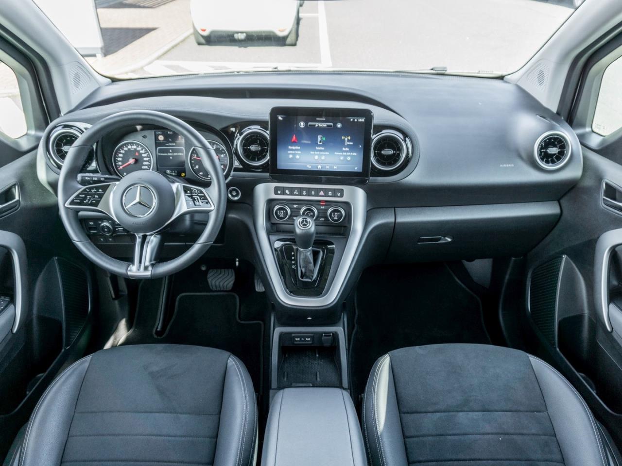 Mercedes-Benz T 180 d Progressive Standard MBUX Navi+ Kamera Totwinkel AHK
