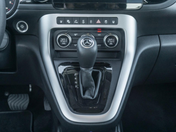 Mercedes-Benz T 180 d PROGRESSIVE Standard Navi Kamera ParkA