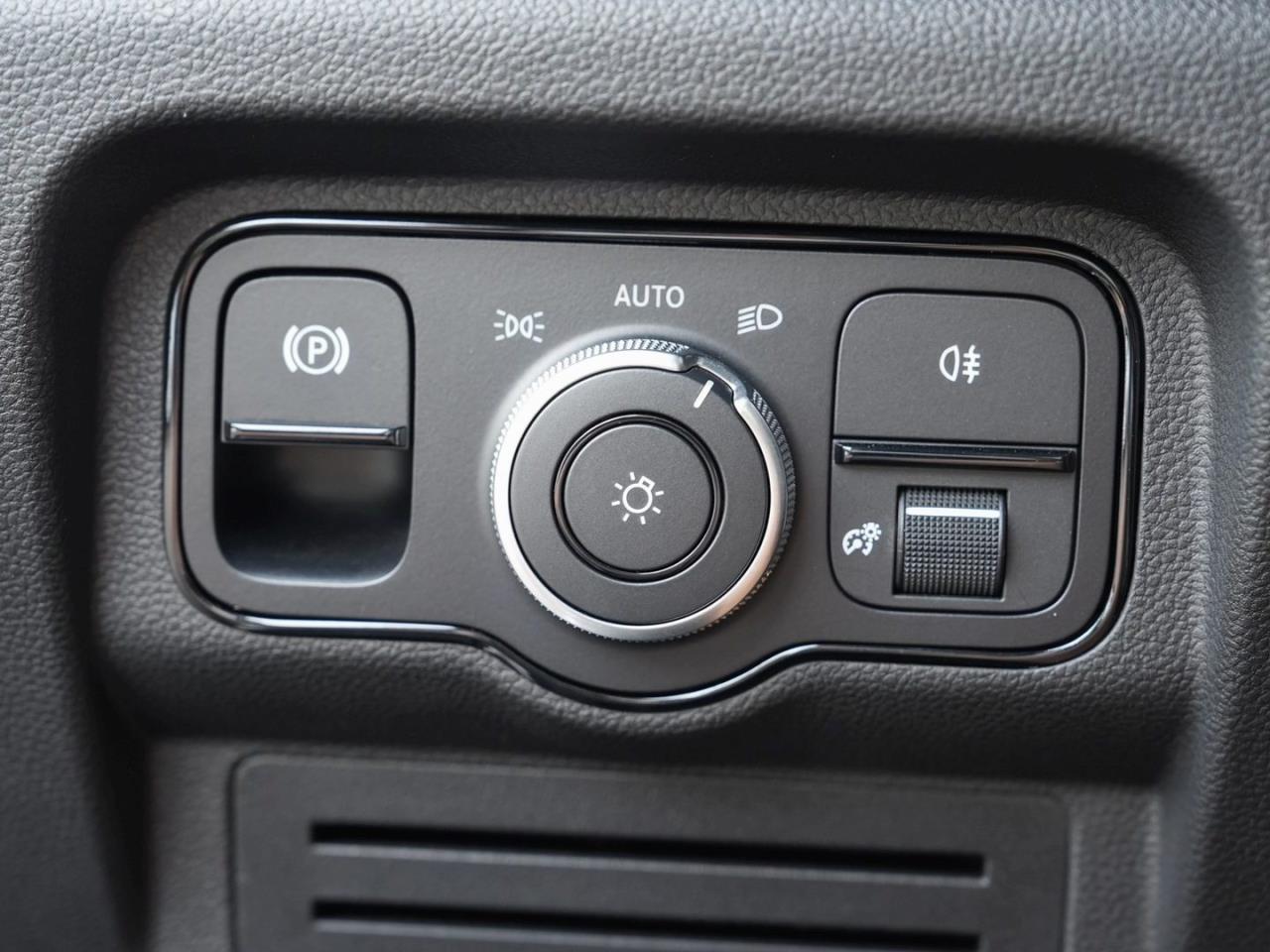 Mercedes-Benz T 180 d PROGRESSIVE Standard Keyless Kamera AHK