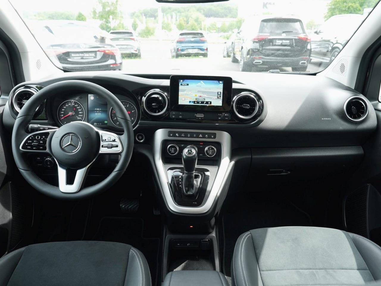 Mercedes-Benz T 180 d PROGRESSIVE Standard Keyless Kamera AHK