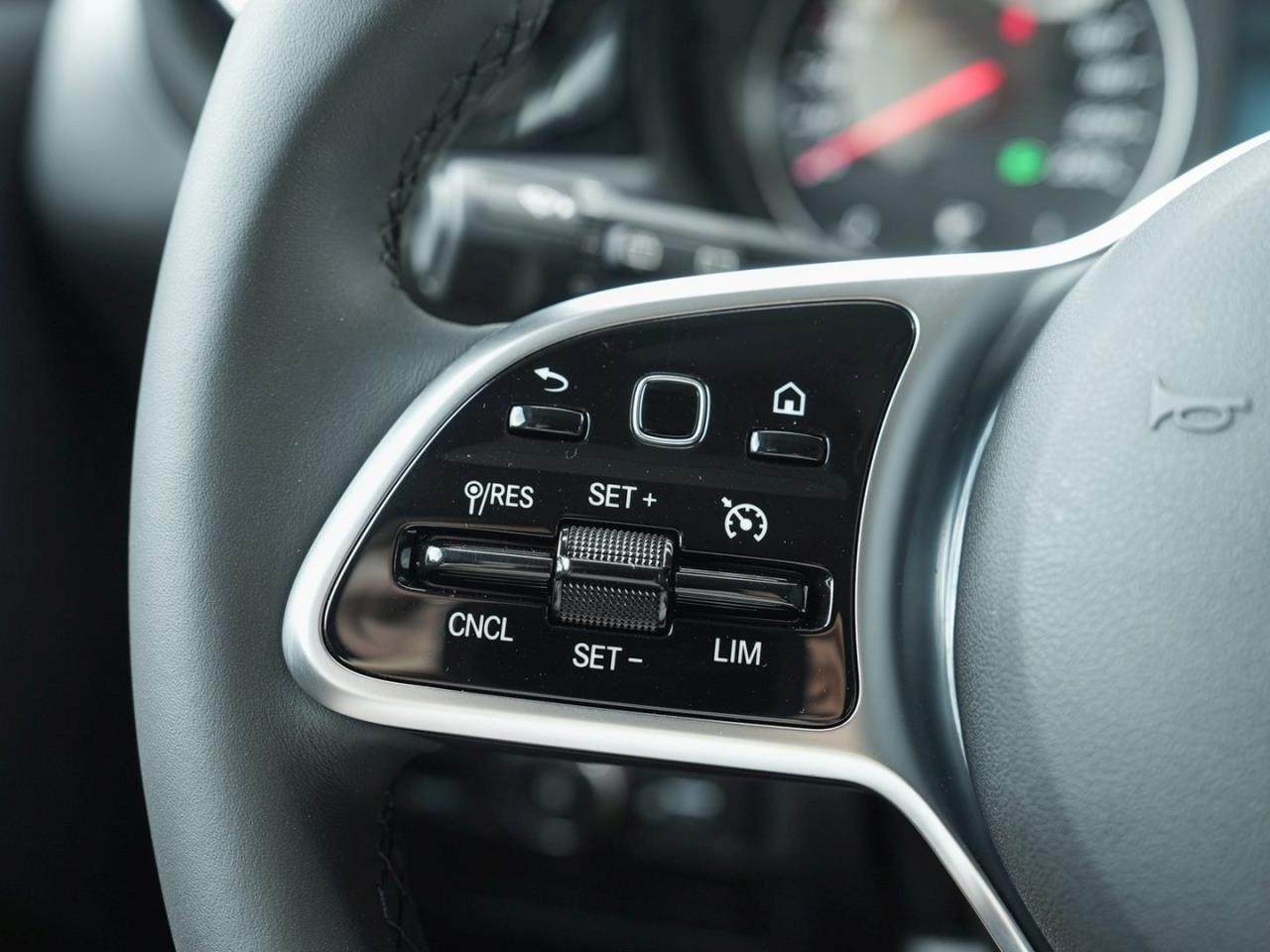 Mercedes-Benz T 180 d PROGRESSIVE Standard Keyless Kamera AHK