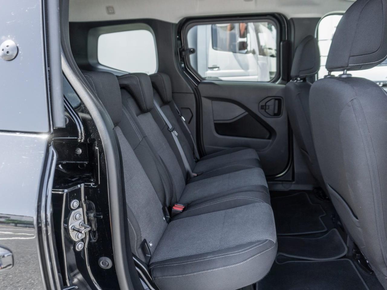 Mercedes-Benz T 180 d Standard Navi Kamera Park-Paket Spiegel-P