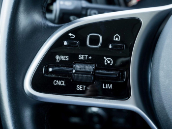 Mercedes-Benz T 180 d Standard Navi Kamera Park-Paket Spiegel-P