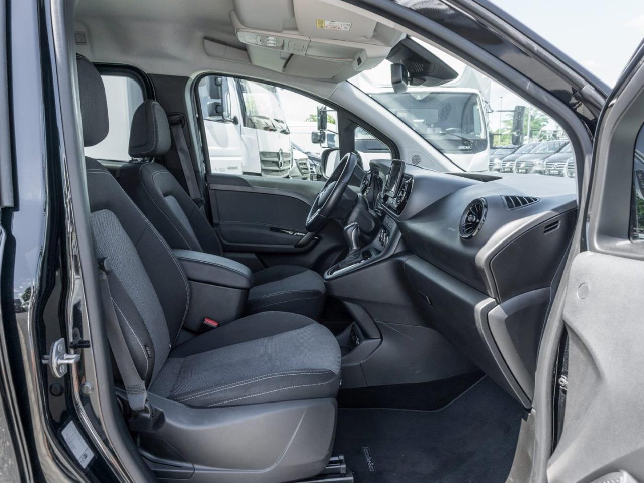 Mercedes-Benz T 180 d Standard Navi Kamera Park-Paket Spiegel-P