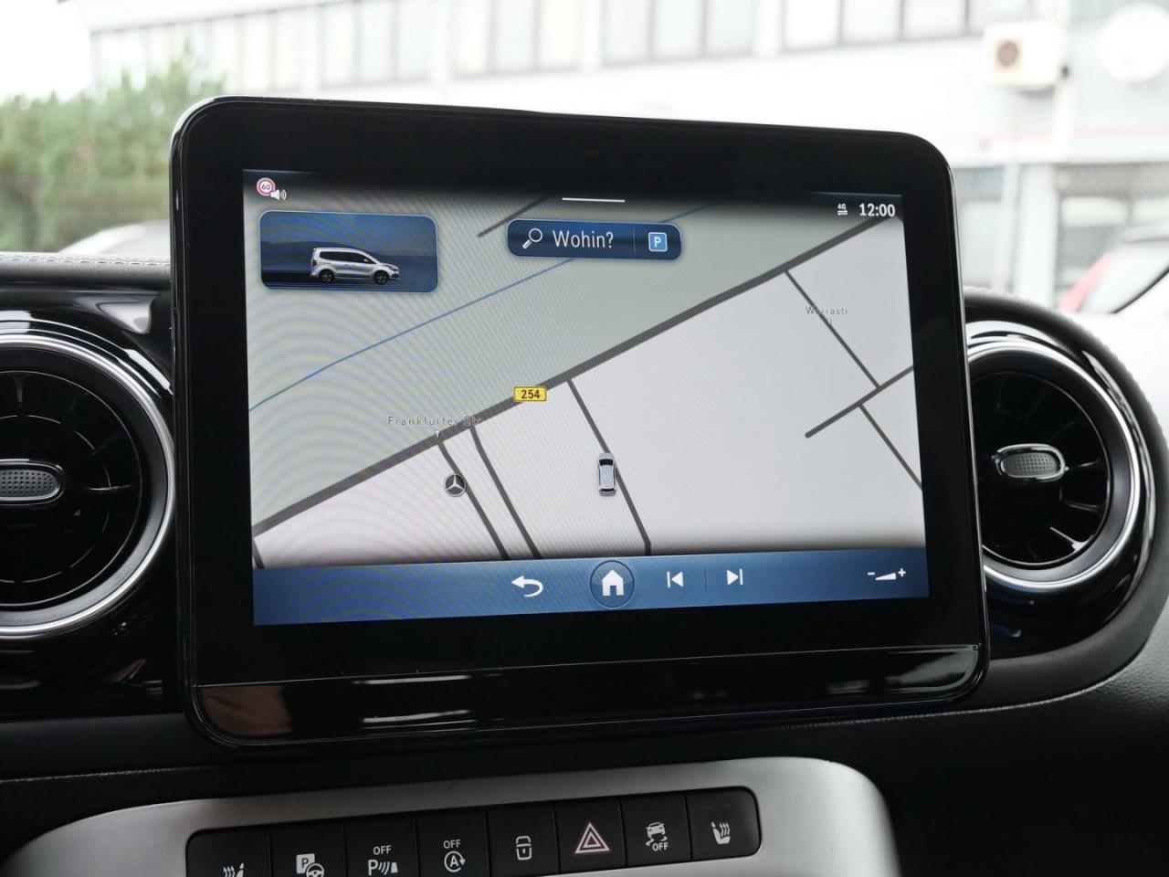 Mercedes-Benz T 180 lang Progressive Navi AHK Kamera SpurH SHZ
