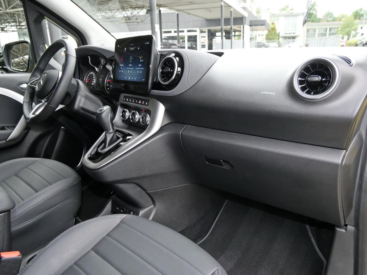 Mercedes-Benz T 180 lang Progressive Navi AHK Kamera SpurH SHZ