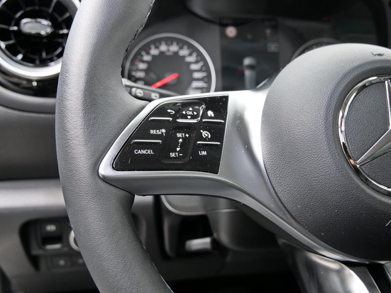 Mercedes-Benz T 180 PROGRESSIVE Lang Keyless Navi Kamera Klima