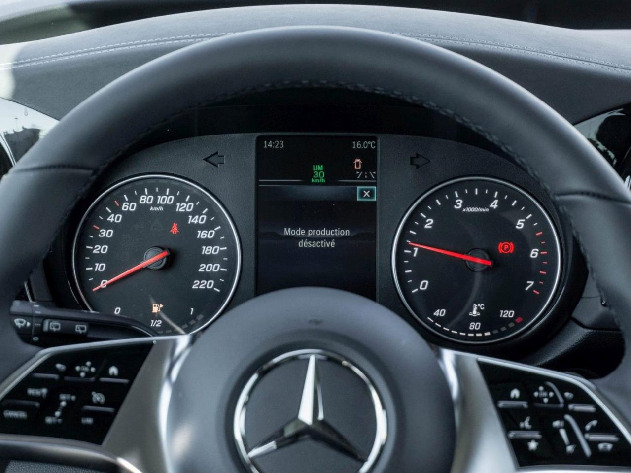Mercedes-Benz T 180 PROGRESSIVE Lang Navi Kamera Keyless AHK