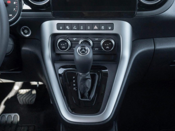 Mercedes-Benz T 180 PROGRESSIVE Lang Navi Kamera Keyless AHK