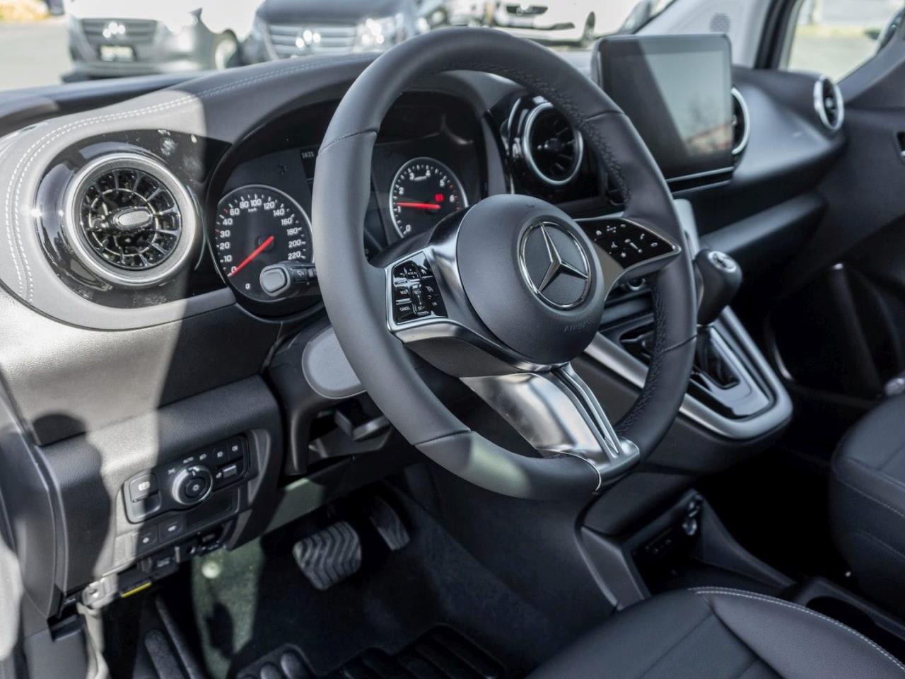 Mercedes-Benz T 180 PROGRESSIVE Lang Navi Kamera Keyless AHK
