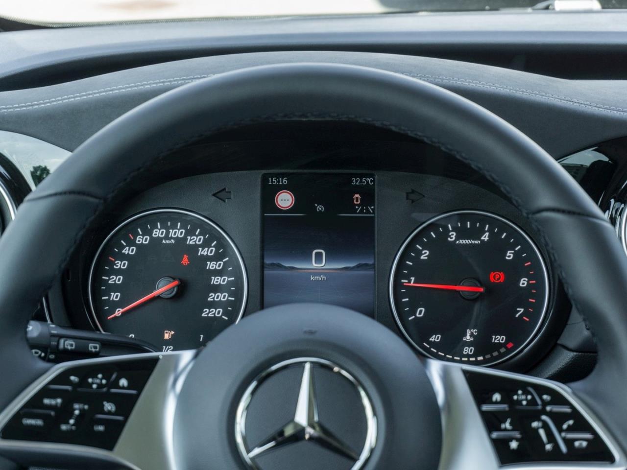 Mercedes-Benz T-Klasse T 180 lang Kamera Navi ParkA SpurA