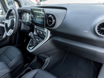 Mercedes-Benz T-Klasse T 180 lang Kamera Navi ParkA SpurA