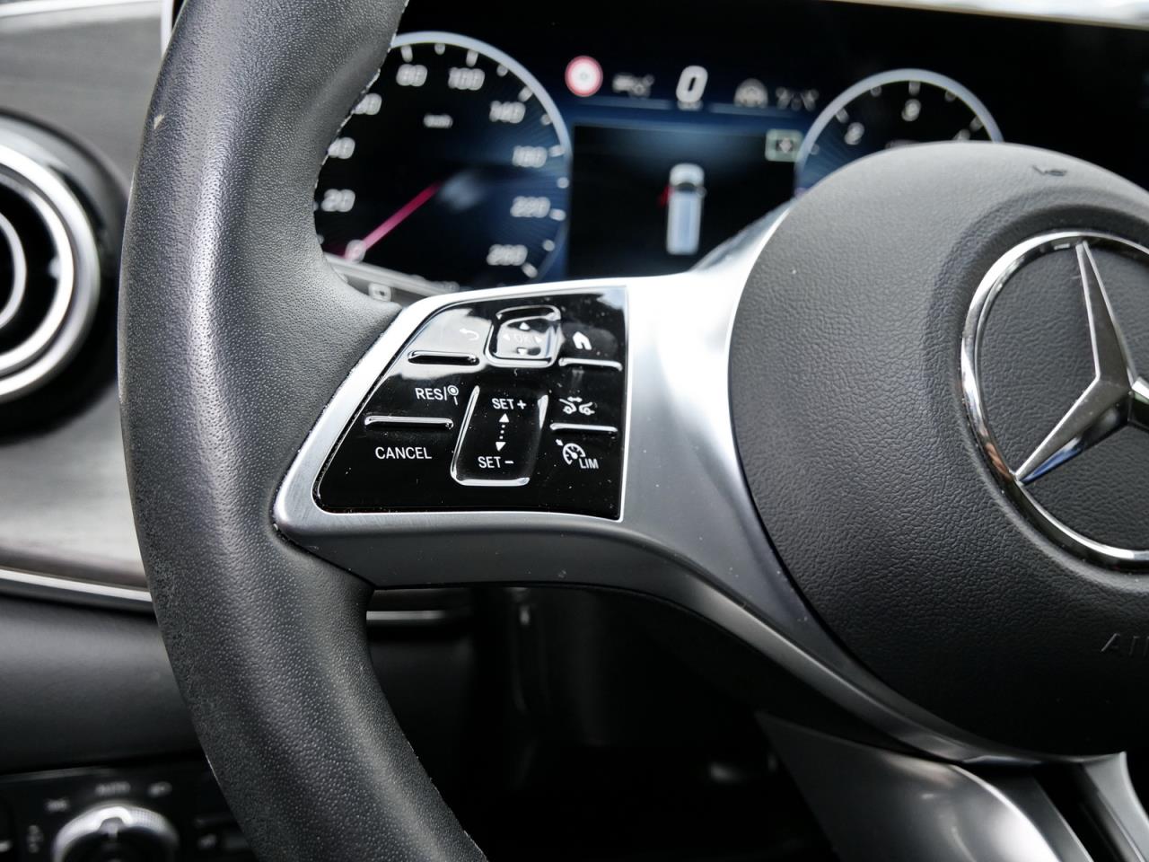 Mercedes-Benz V 220 d AVANTGARDE Lang Navi Distronic Burmester