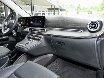 Mercedes-Benz V 220 d AVANTGARDE Lang Navi Distronic Burmester