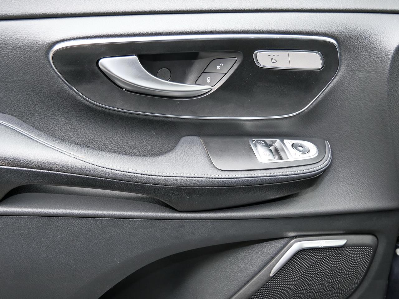 Mercedes-Benz V 220 d AVANTGARDE Lang Navi Distronic Burmester