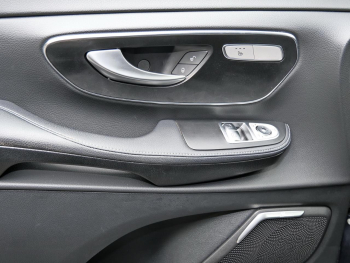 Mercedes-Benz V 220 d AVANTGARDE Lang Navi Distronic Burmester