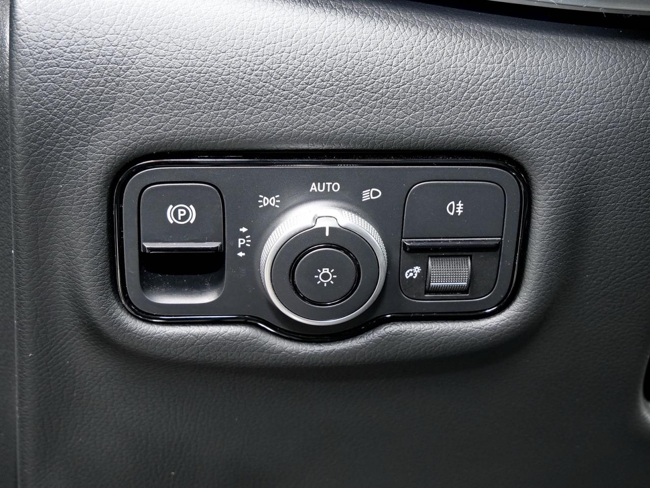 Mercedes-Benz V 220 d AVANTGARDE Lang Navi Distronic Burmester