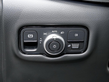 Mercedes-Benz V 220 d AVANTGARDE Lang Navi Distronic Burmester