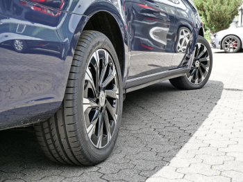 Mercedes-Benz V 220 d AVANTGARDE Lang Navi Distronic Burmester