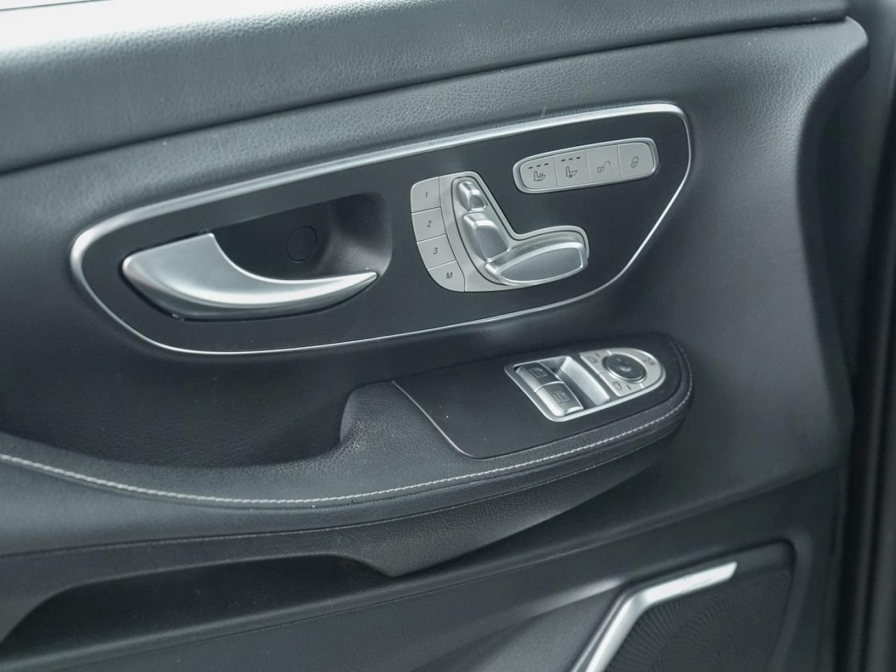 Mercedes-Benz V 300 d 4M Avantgarde Edition lang AMG AHK 360?