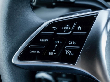 Mercedes-Benz V 300 d 4M Avantgarde lang Panorama 360° AHK