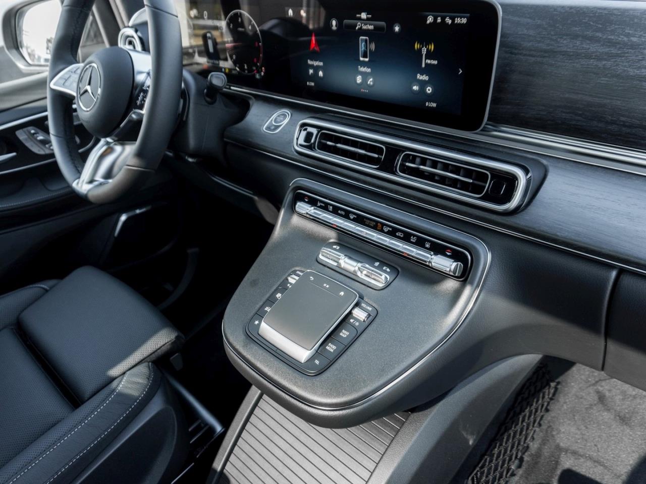 Mercedes-Benz V 300 d 4M Avantgarde lang Panorama 360° AHK